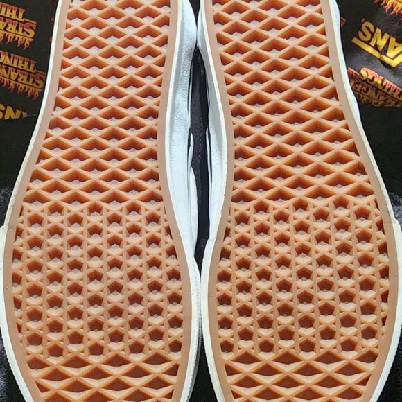 VANS x Stranger Things Classic Slip-on Limited Addition **Hell Fire Custom Prin - Picture 8 of 10